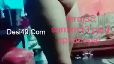 All nude Desi MILF poses for amateur camera revealing her XXX body