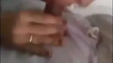 Hijabi lady sucks a professor’s dick in Pakistani sex video