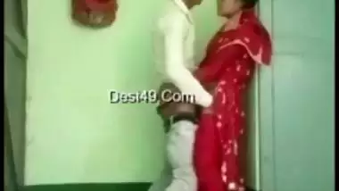 Indian gal caught drilled by lover in standing pose in Desi mms video
