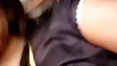 Cam bhabhi in saree plays with boobs and wet pussy